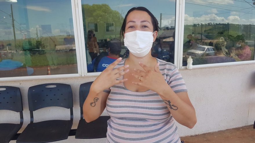 “Estou com minha madrasta faz nove dias aqui internada” diz revoltada mulher que aguardava por leito