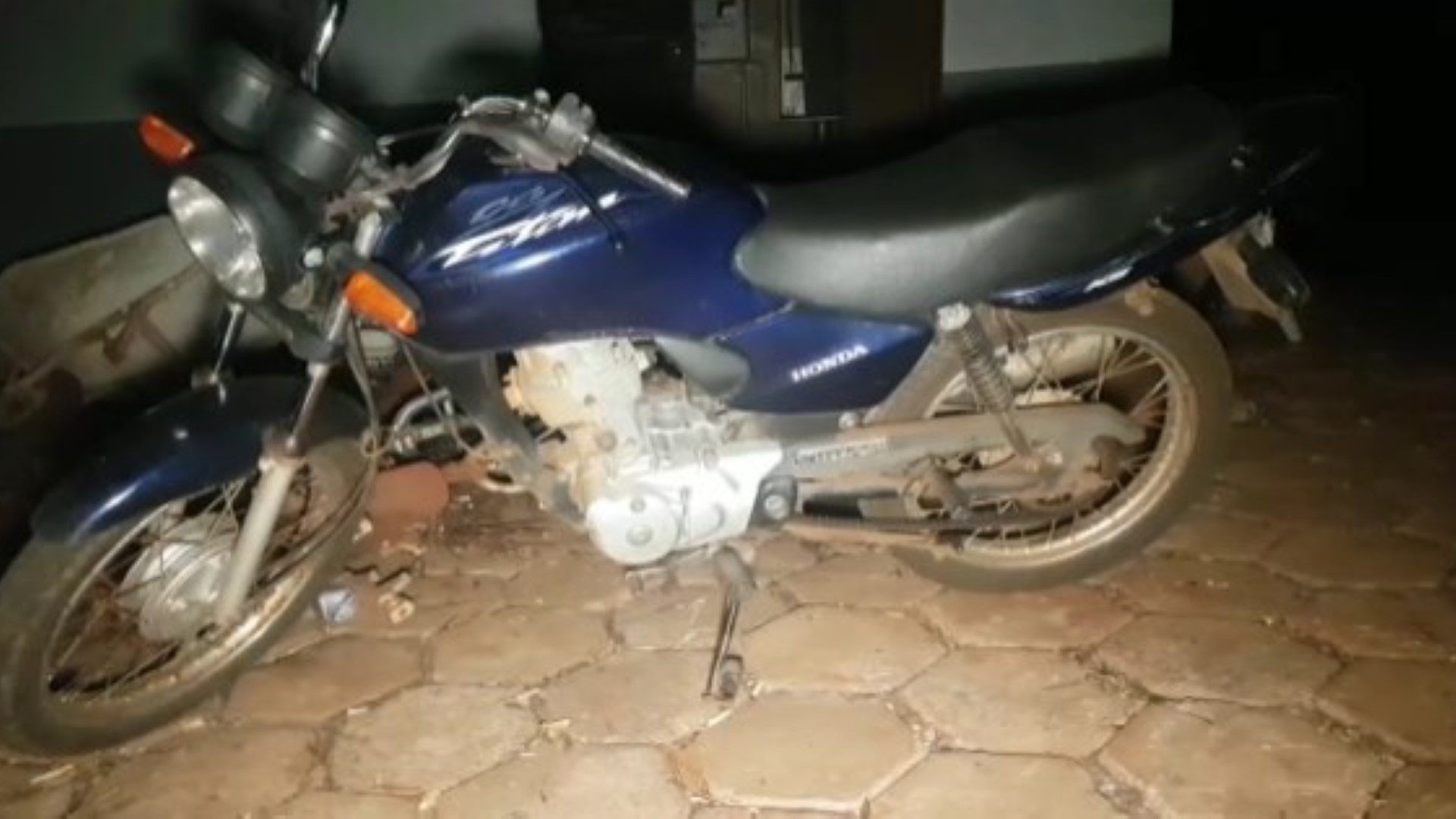 Moto furtada na Av. Carlos Gomes é recuperada