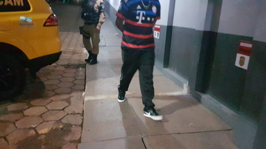 Operação AIFU na Paraná: rapaz em posse de quase 100 pedras de crack e porção de maconha é preso