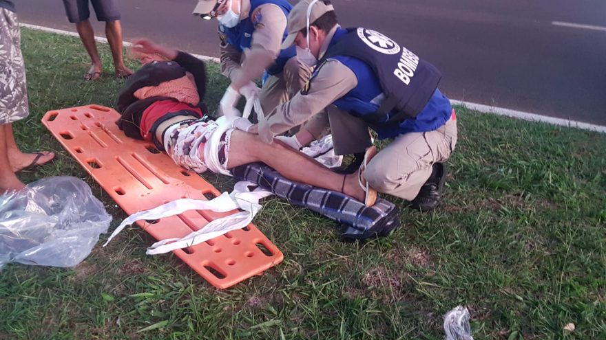 Jovem sofre disparo de arma de fogo na perna e é socorrido pelo Siate no Bairro Coqueiral