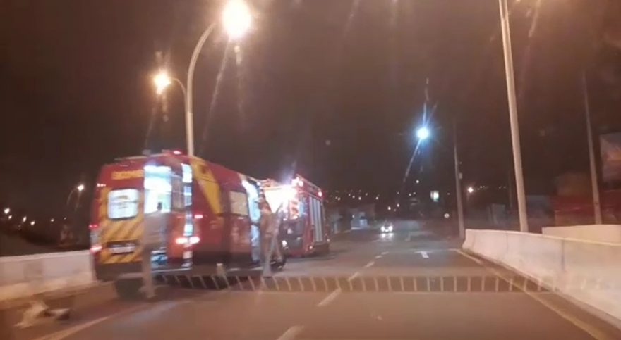 Pessoa em situação de risco mobiliza efetivo do Corpo de Bombeiros no viaduto da PRc-467 no São Cristóvão