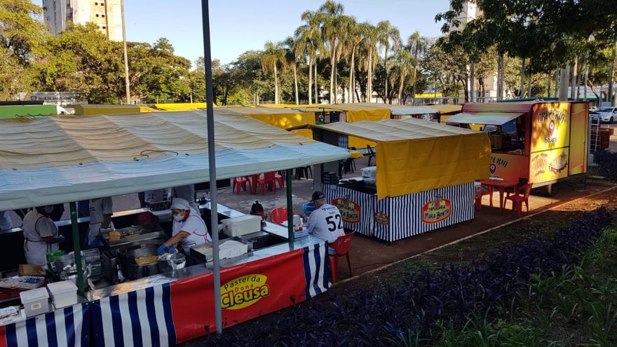 Manhã de domingo propícia para um bom café na Feira do Pequeno Produtor