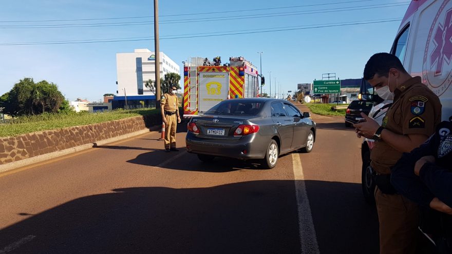 Homem ameaça se jogar do viaduto; socorristas e policiais são mobilizados