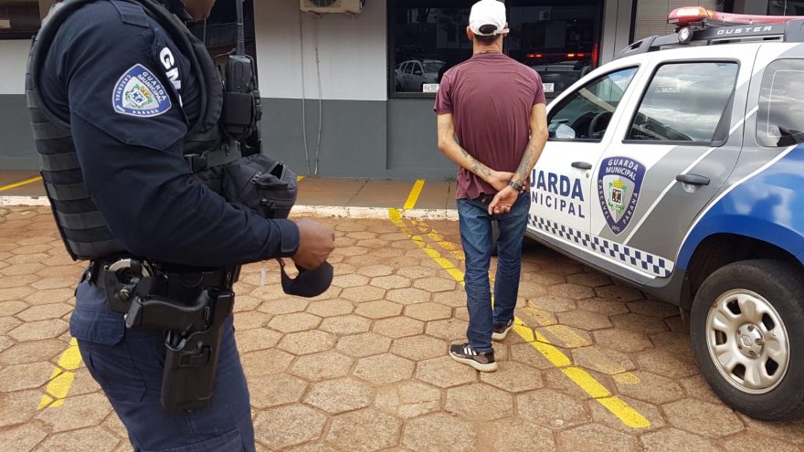 Homem é detido após ameaçar taxista em Cascavel