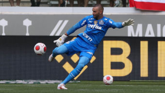 Weverton iguala Marcos como goleiro com mais jogos sem sofrer gol neste século