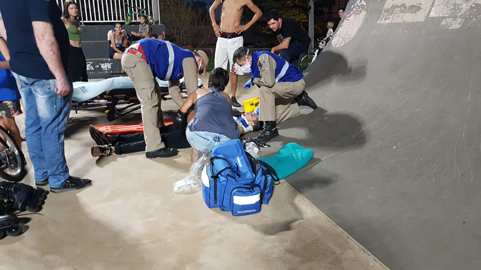 Jovem fica ferido ao sofrer queda de skate no Ciro Nardi