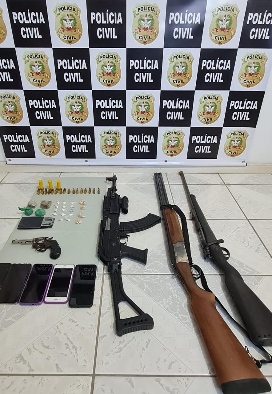 Polícia Civil efetua prisão por organização criminosa e apreende armas em Barra Velha