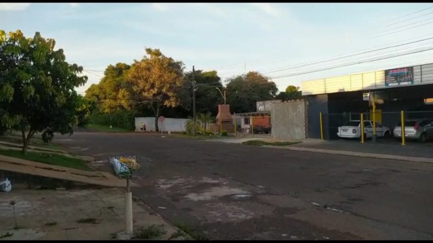 Conforme moradores, Pitbull segue atacando pedestres no Bairro Neva