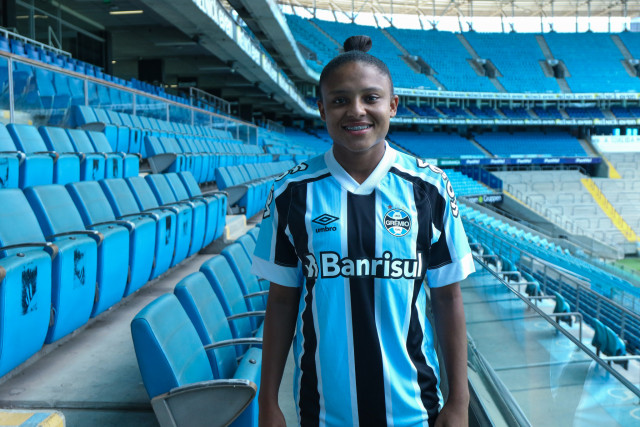 Dani Barão, atacante das Gurias Gremistas, participa de quadro da Grêmio TV