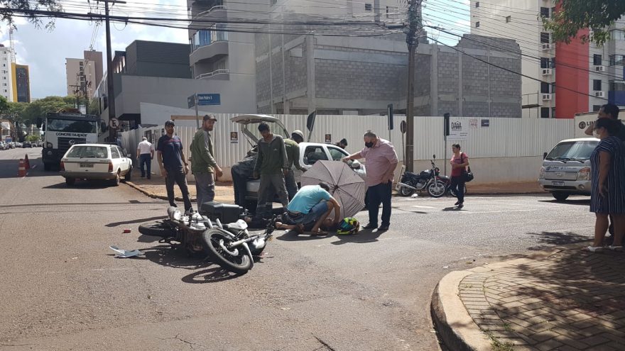 Forte colisão é registrada na Rua Paraná, no Centro de Cascavel