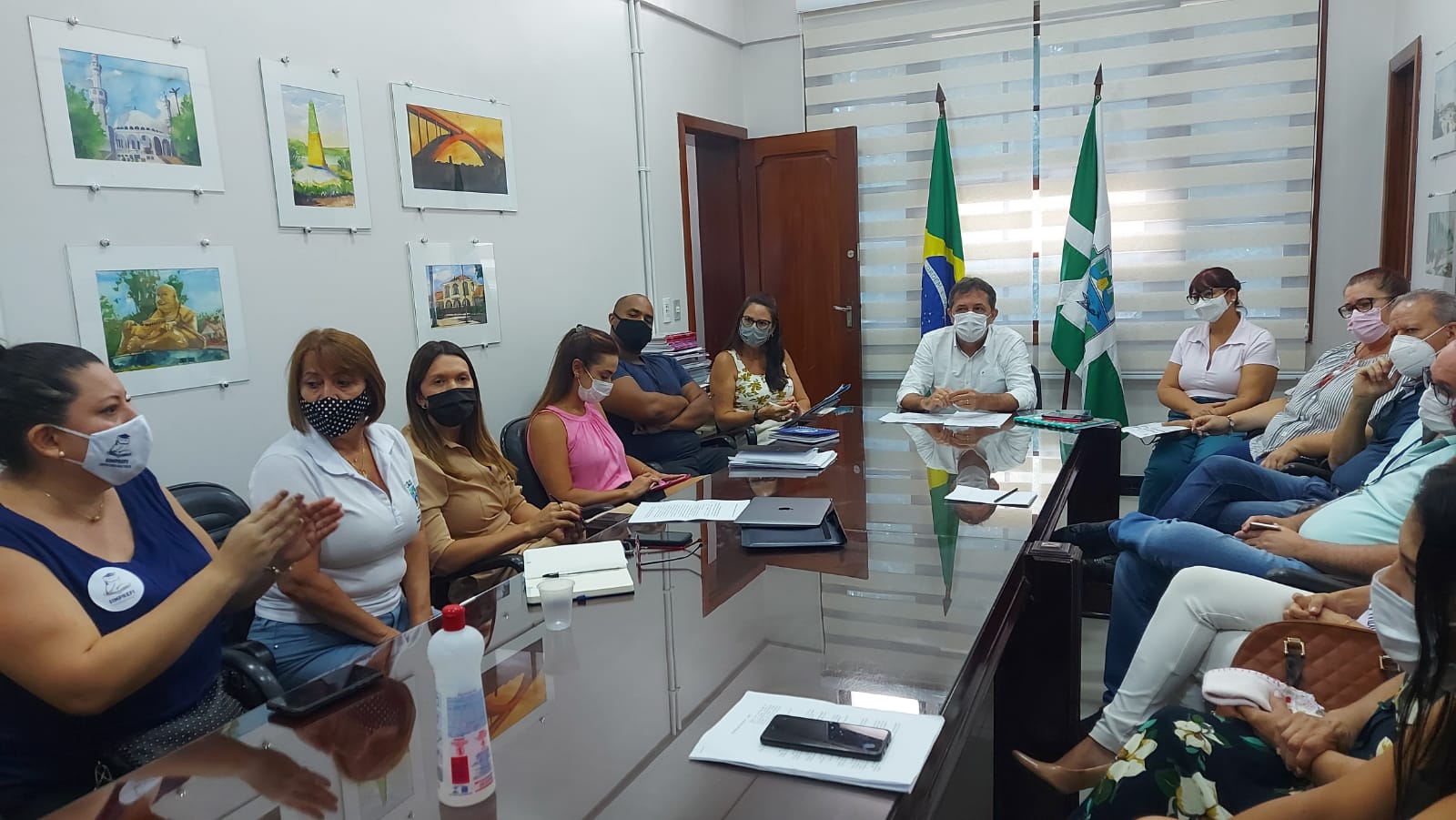 Prefeitura amplia pagamento das referências para professores e secretários de escola aposentados com paridade