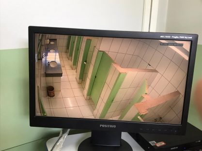 BBB – Big Brother Banheiro: Colégio de Cascavel instala câmeras em espaço íntimo e pais ficam preocupados