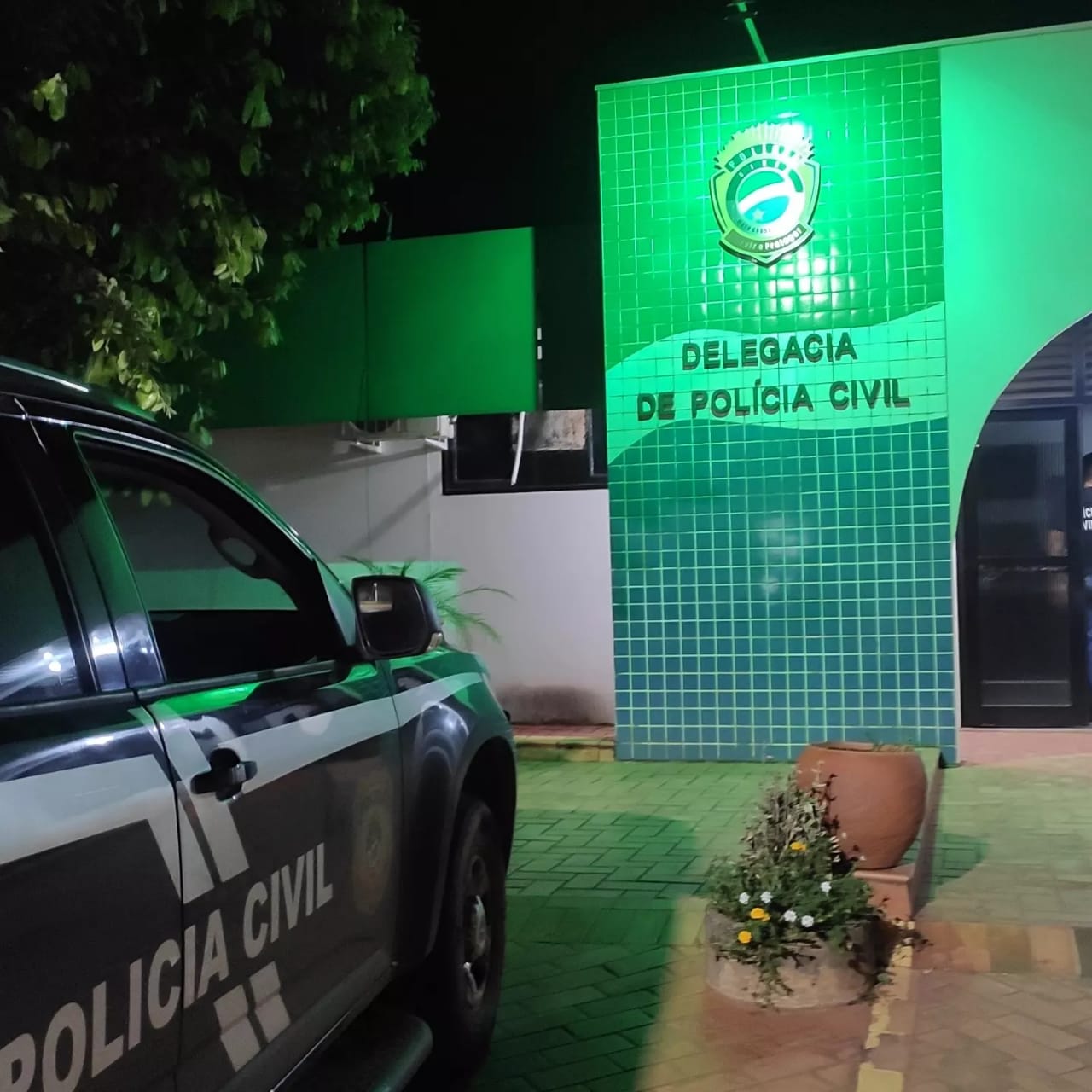 Autor de tentativa de feminicídio é esfaqueado em Rio Verde, momentos antes de ser preso pela Polícia Civil