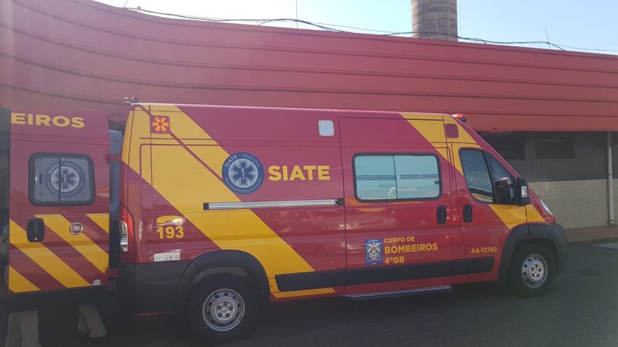 Após passar mal na Rua Juscelino Kubitschek, homem é socorrido pelo Siate