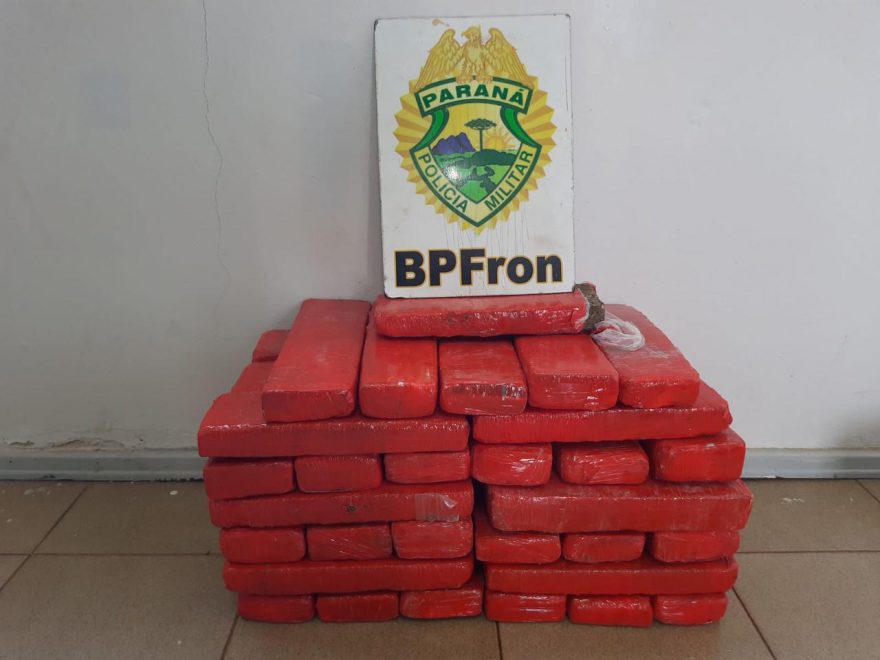 BPFRON apreende droga em ônibus na cidade de Medianeira