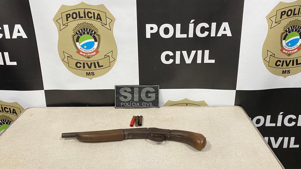 Idoso é preso em Naviraí por porte ilegal de arma de fogo
