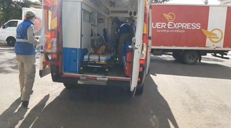Motociclista fica ferida após se envolver em acidente no Alto Alegre