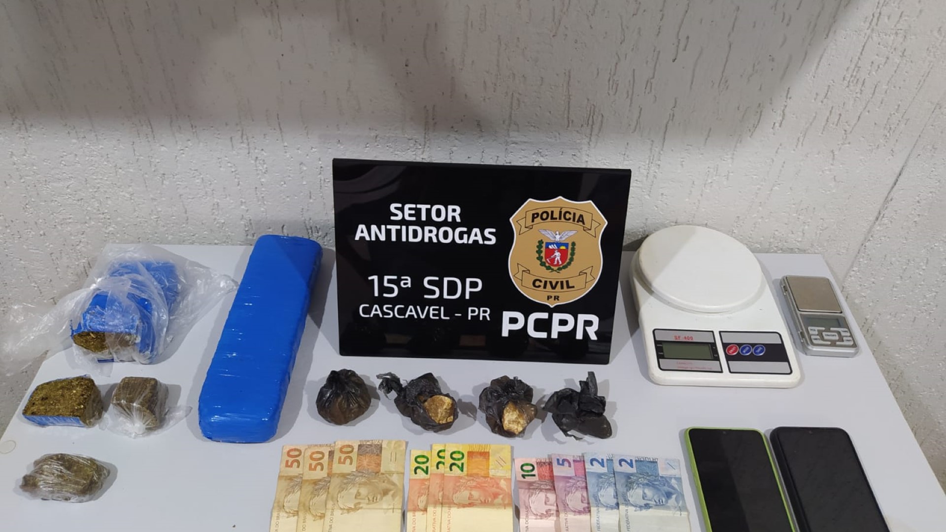 Crime hereditário; pai e filho são detidos em flagrante por tráfico Crime hereditário; pai e filho são detidos em flagrante por tráfico
