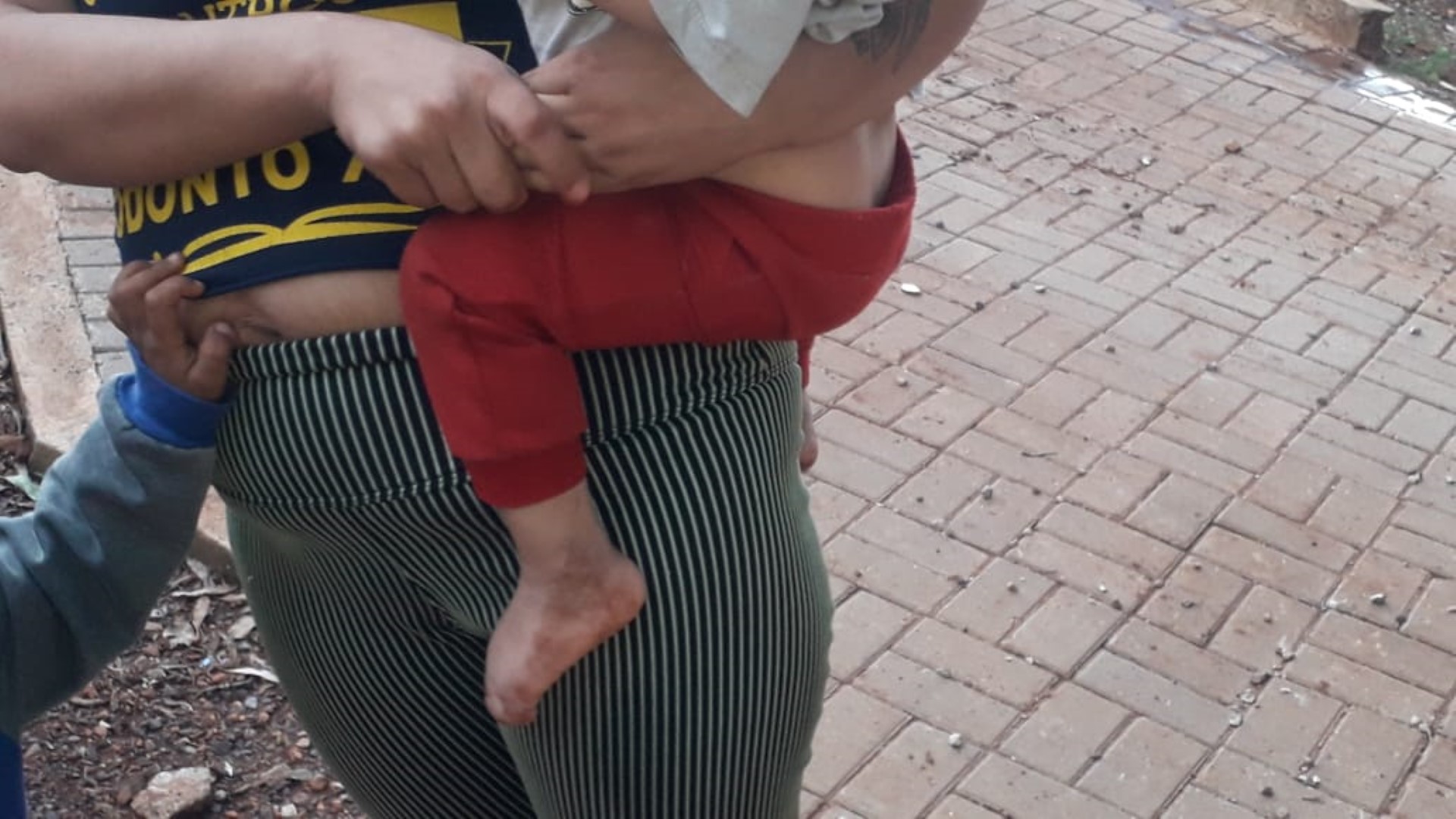 “A gente está precisando realmente de tudo porque eu perdi tudo” diz mãe de seis crianças “A gente está precisando realmente de tudo porque eu perdi tudo” diz mãe de seis crianças