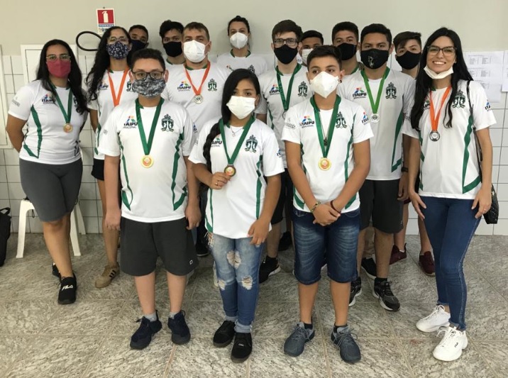 Enxadristas de Foz conquistam medalhas em todas as categorias em torneio estadual