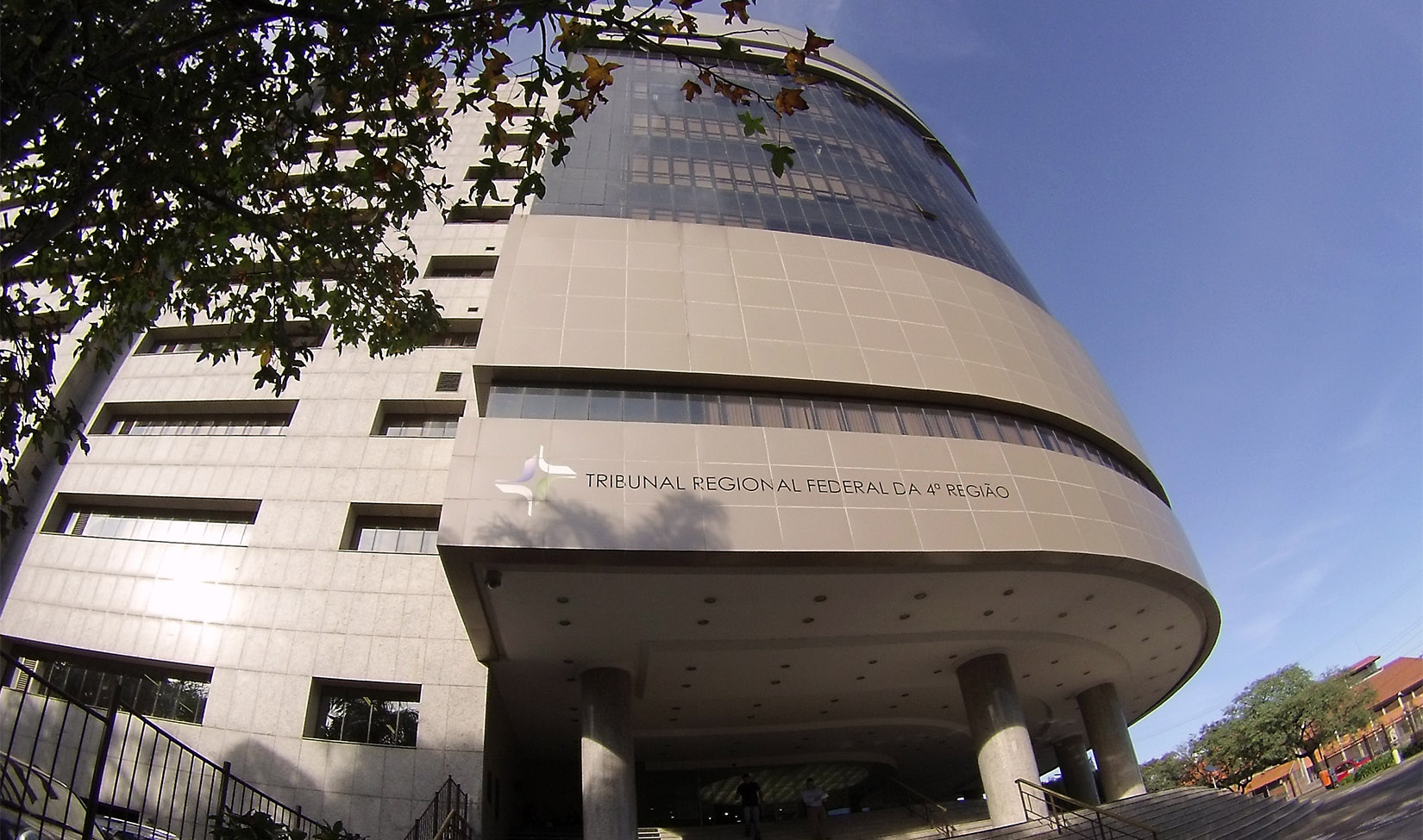 TRF4 mantém transferência de valores de Aldemir Bendine para conta judicial