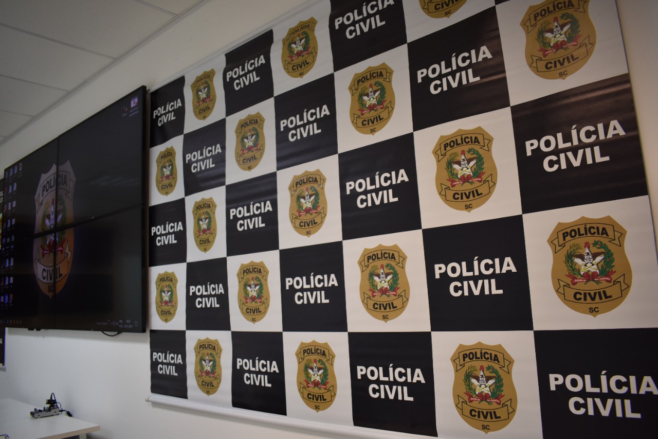 Polícia Civil prende homem por descumprimento de medida protetiva ocorrido em São José