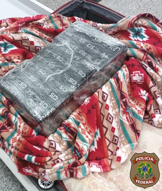 PF apreende 15 kg de cocaína em aeroporto do Rio Grande do Norte