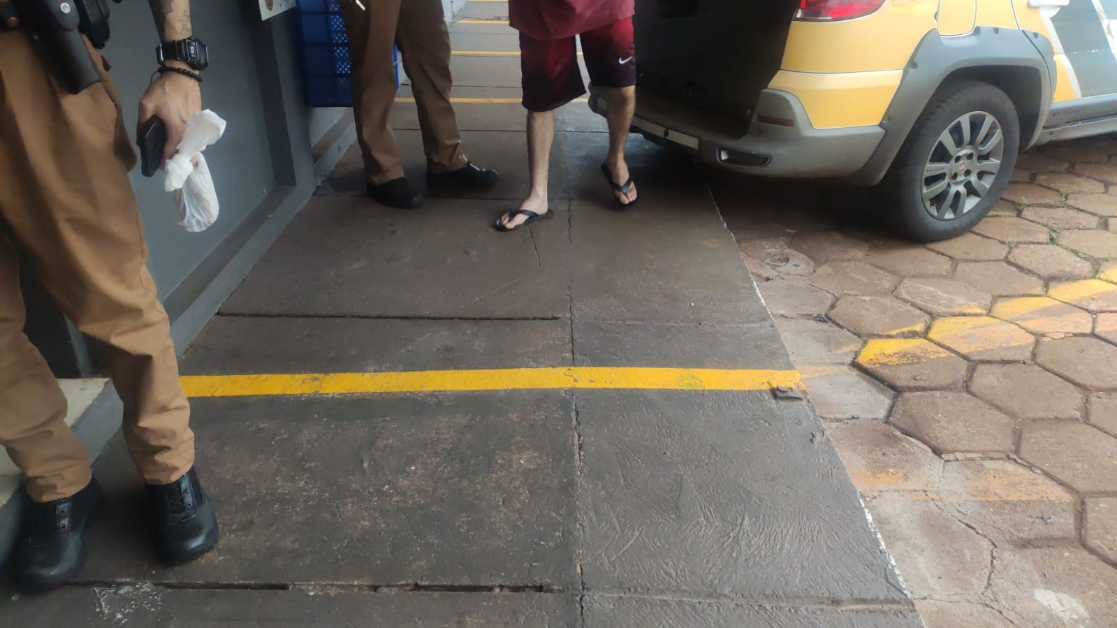 Homem com mandado em aberto por tráfico de drogas é detido Homem com mandado em aberto por tráfico de drogas é detido