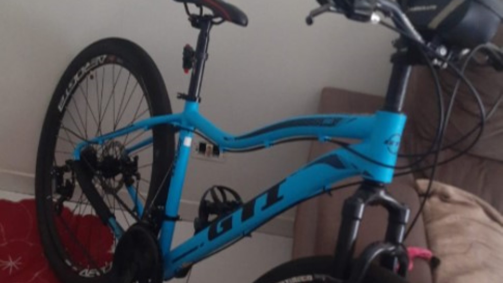 Homem tem bicicleta furtada no estacionamento da empresa durante expediente