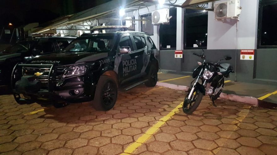Durante ação de trânsito, CHOQUE apreende motocicleta com placa adulterada