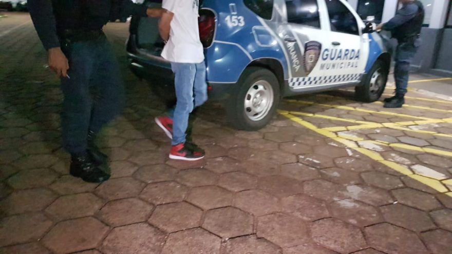 Jovem em posse de droga sintética é detido em tabacaria no Centro