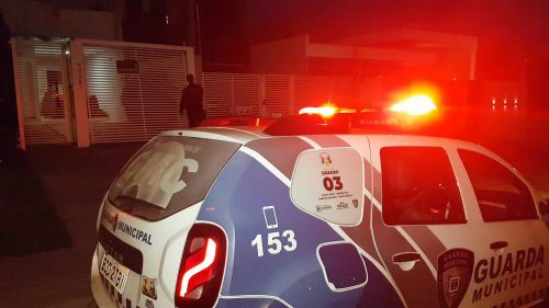 Guarda Municipal prende indivíduo acusado de furtar garrafas de vinho, televisor e forno micro-ondas no Cancelli Imagem referente a Guarda Municipal prende indivíduo acusado de furtar garrafas de vinho, televisor e forno micro-ondas no Cancelli