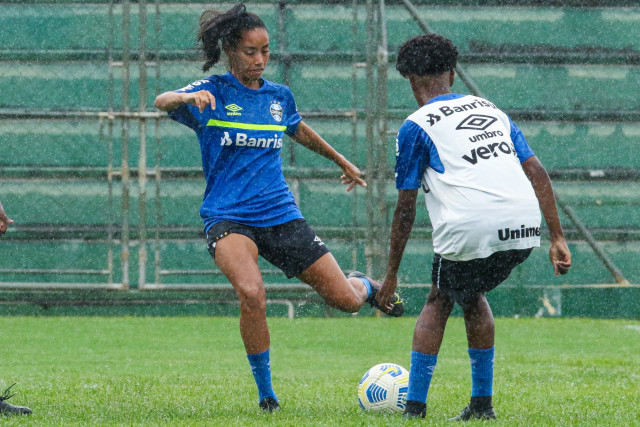 Gurias Gremistas encerram preparação para confronto com o Palmeiras 