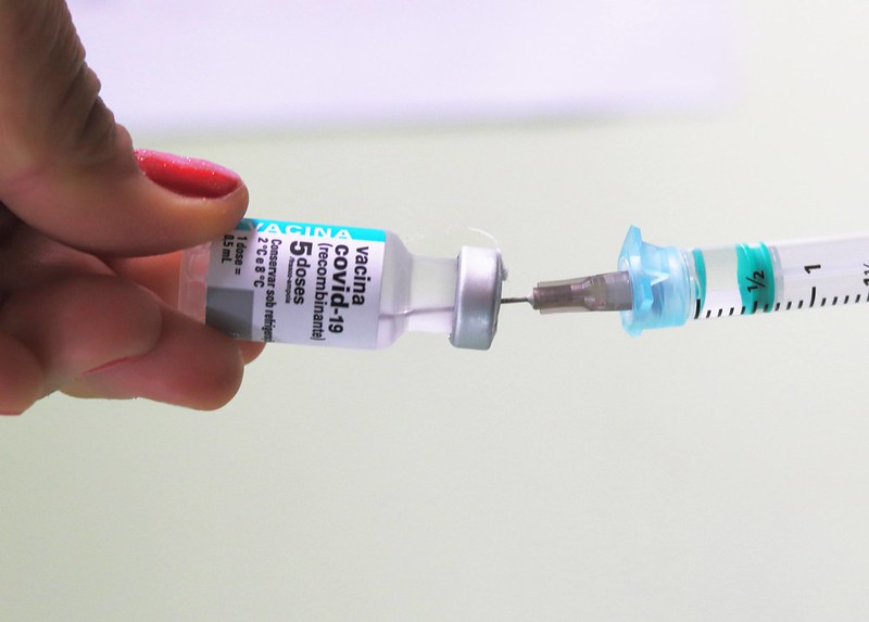 Gestantes adolescentes podem receber dose de reforço contra a Covid-19