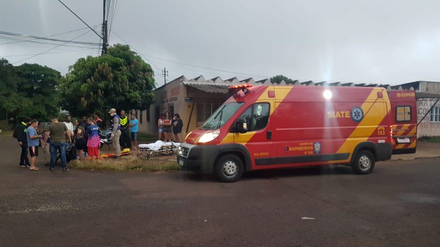 Jovem de 19 anos fica ferido após colisão de trânsito na Rua da Colonização, em Cascavel