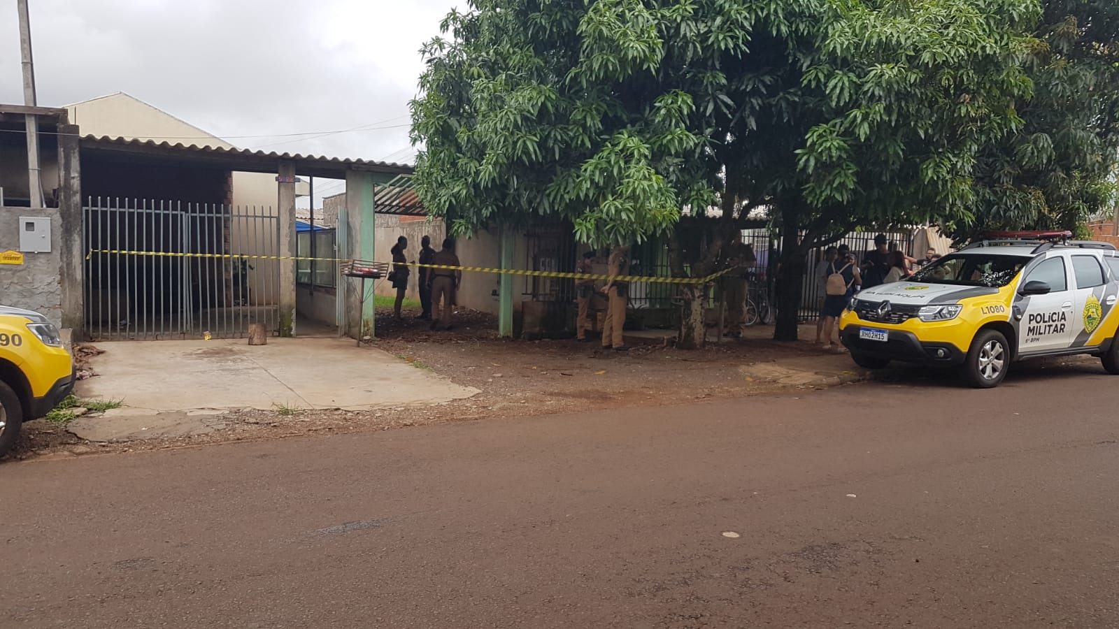 Homem que estava na casa em que jovem morreu baleado disse que estava dormindo e não viu nada