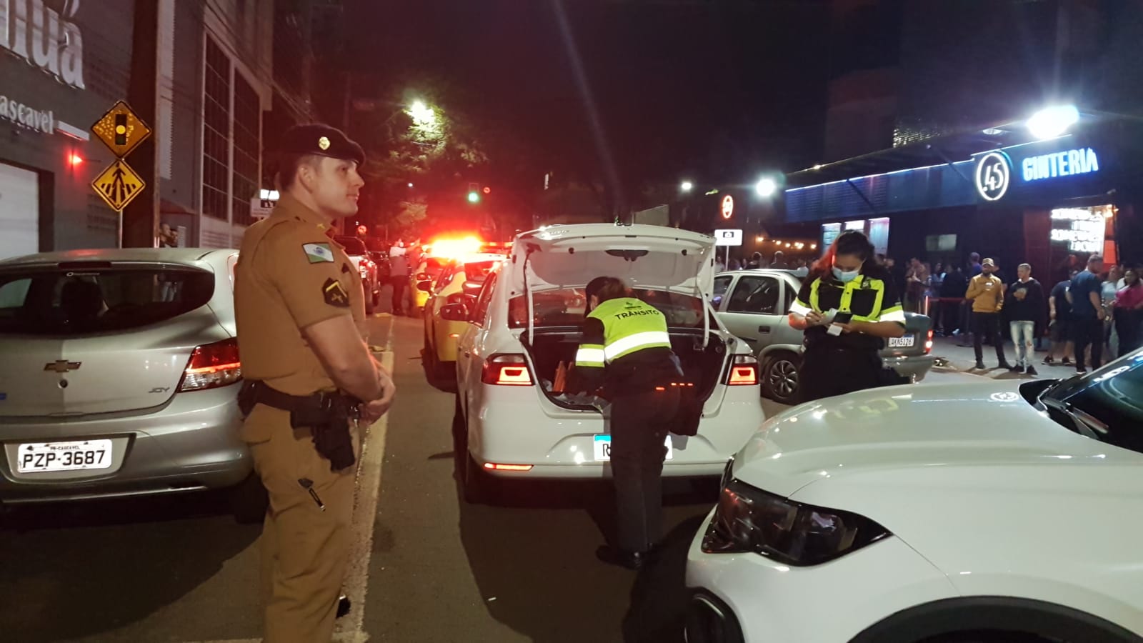 Operação rotineira é realizada na Rua Paraná