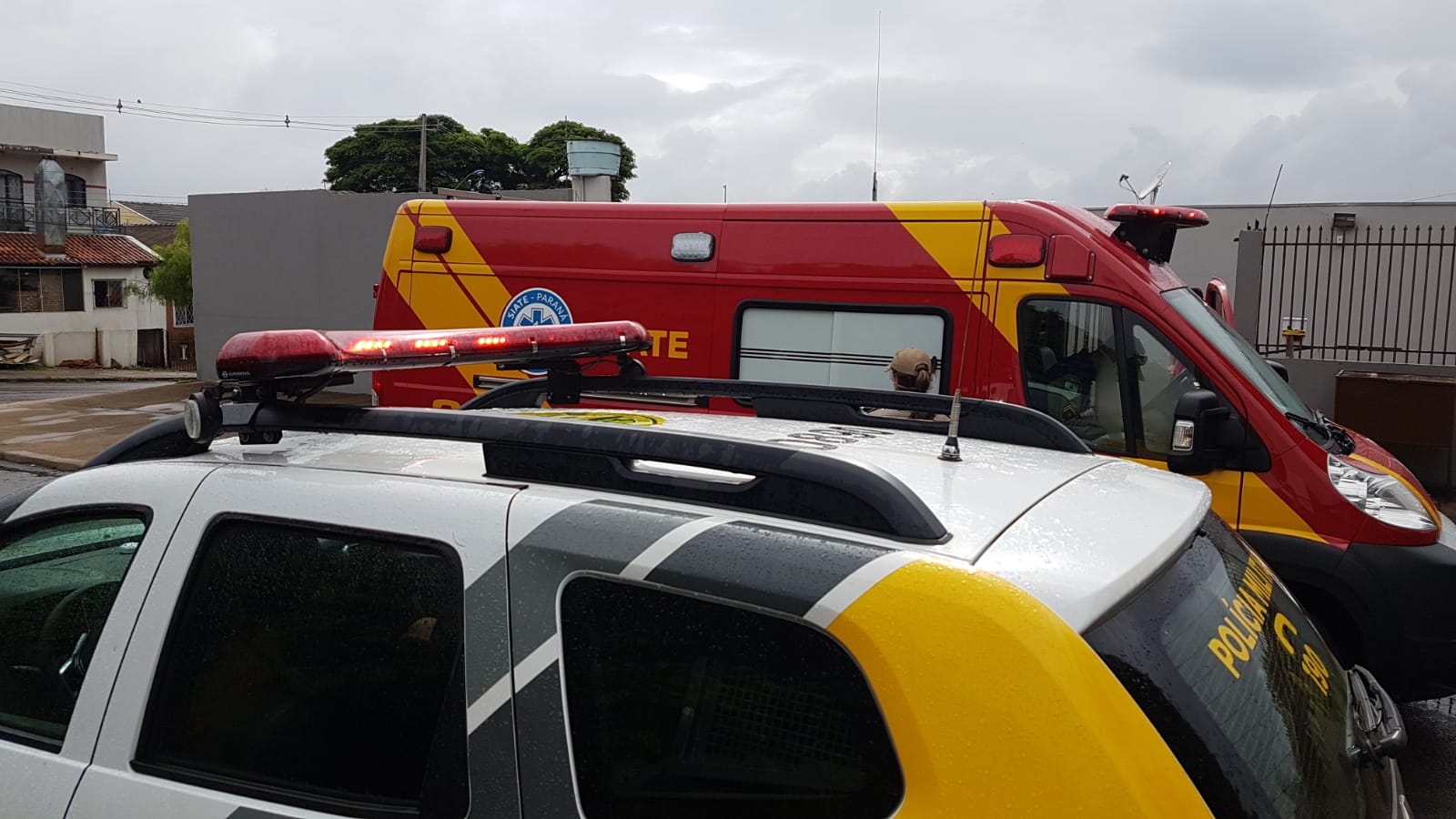 Homem é ferido por garrafa de vidro durante briga