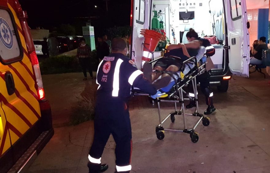 Em surto, homem é socorrido pelo Samu às margens da BR-277