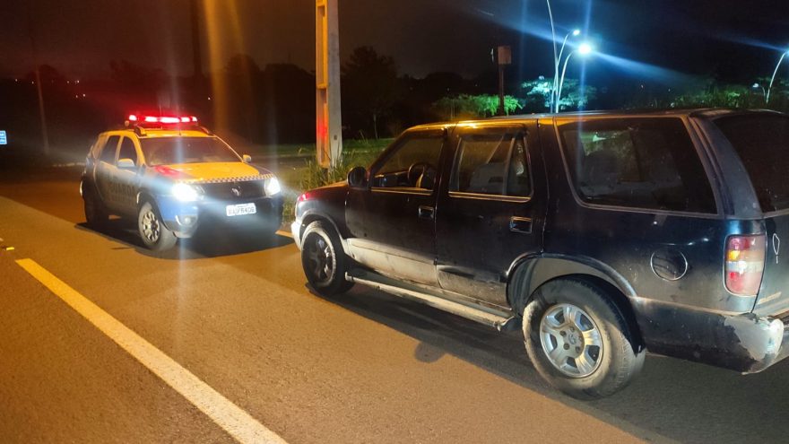 Blazer furtada na noite de ontem é recuperada pela GM nas margens da BR-277 na Região do Lago