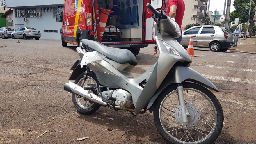 Veículos se envolvem em acidente na Rua Afonso Pena com a Rua Minas Gerais