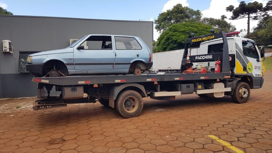 Fiat Uno é recuperado pela PM em Cascavel