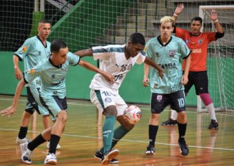 Alviverde estreia com vitória em todas as categorias no Metropolitano de Futsal 