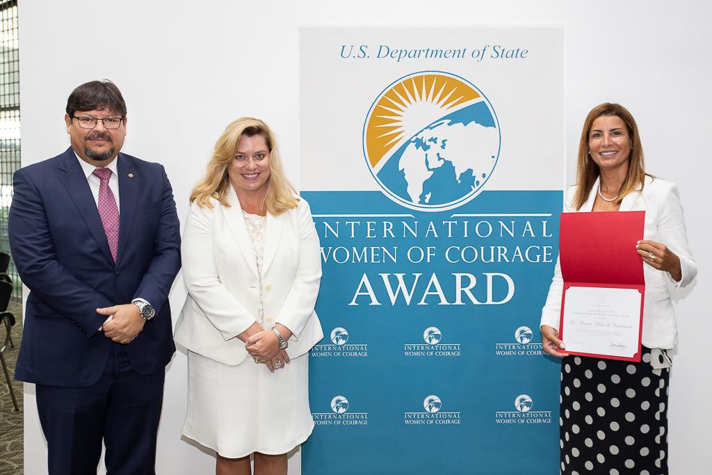 Promotora de Justiça Simone Sibilio recebe o Prêmio Internacional Mulheres de Coragem dos EUA