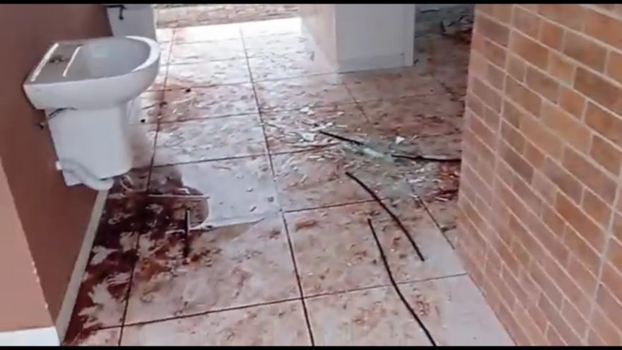 Usuários reclamam de nova destruição nos banheiros do Ecopark Oeste