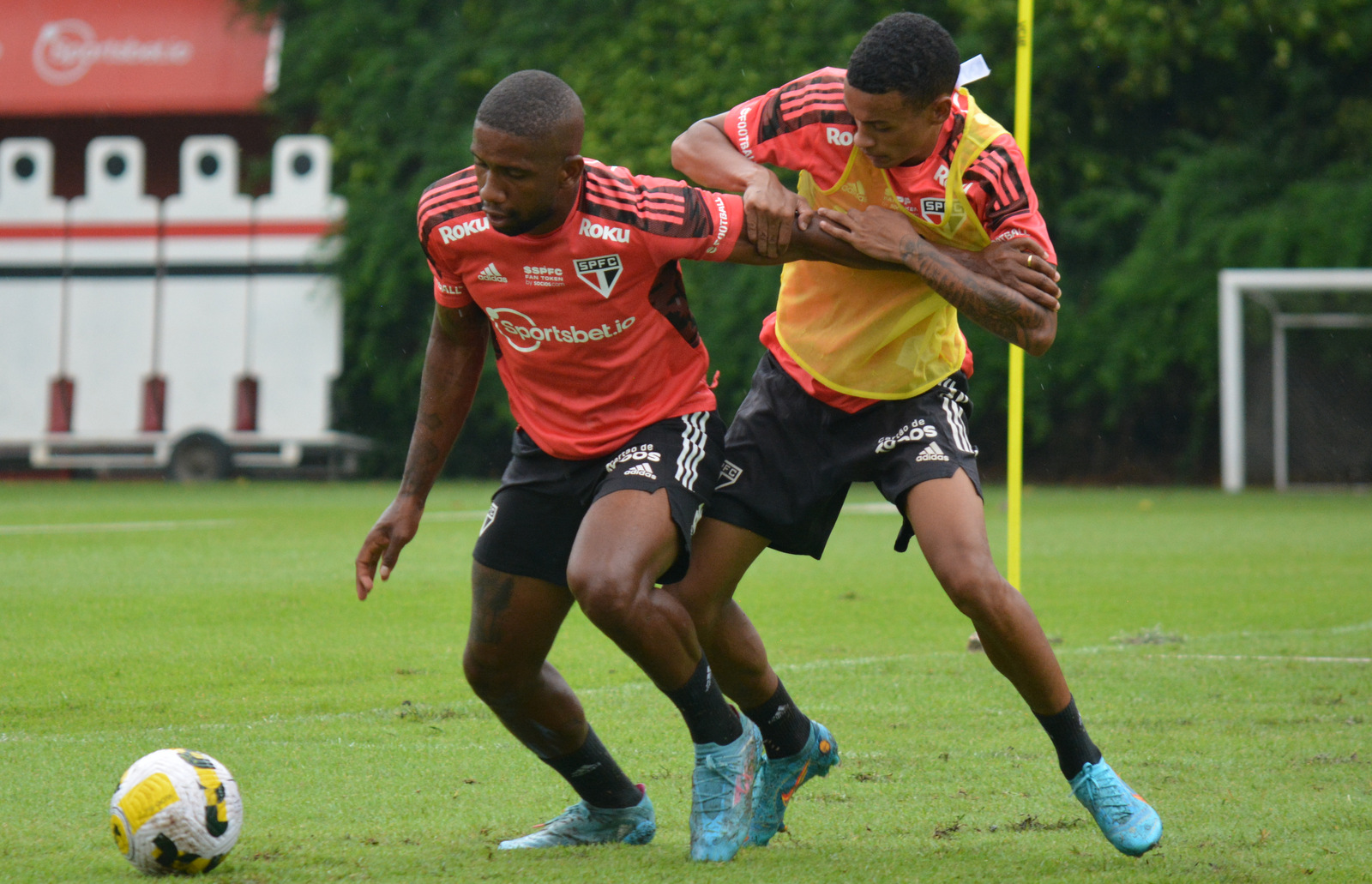 Elenco se reapresenta com foco na Copa do Brasil