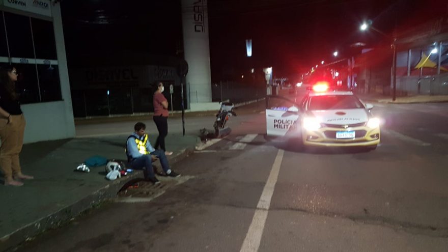 Homem de 41 anos fica ferido após colisão de trânsito na Rua Erechim