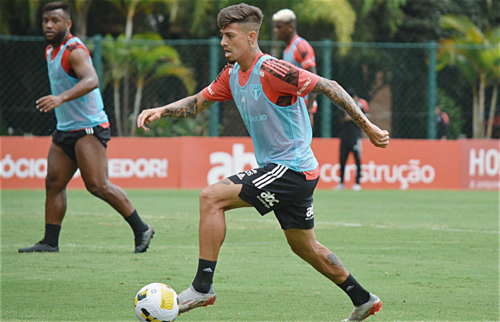 Tricolor realiza último treino antes de receber o Manaus