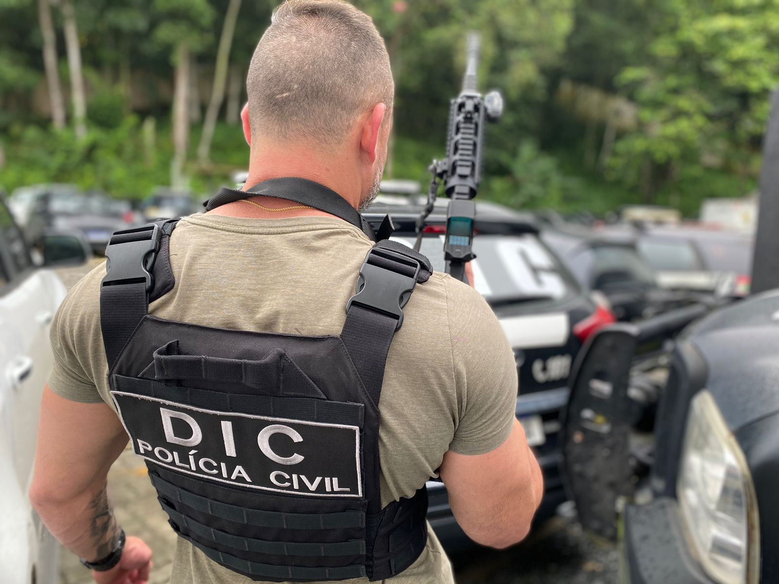 Polícia Civil prende homem suspeito de furtar armas de agências bancárias em Joinville