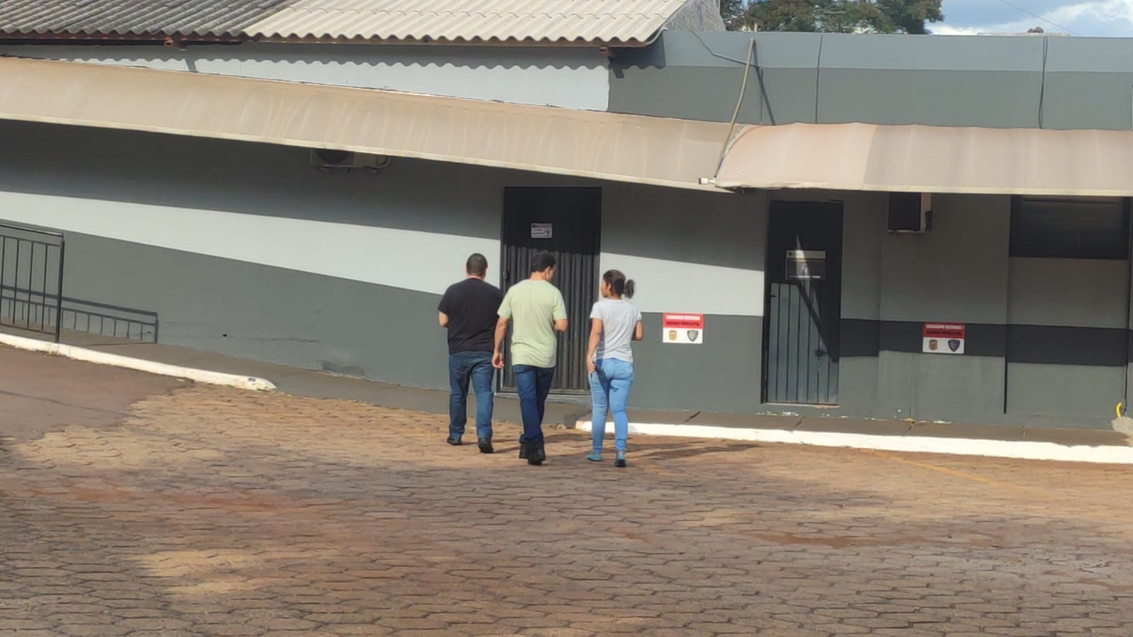 Procurada pela Justiça pelo crime de roubo é localizada no Centro de Cascavel